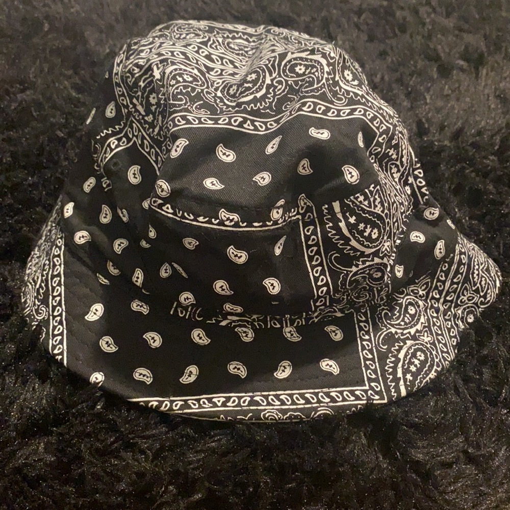 Reversible Bucket hat - Picture 3 of 3